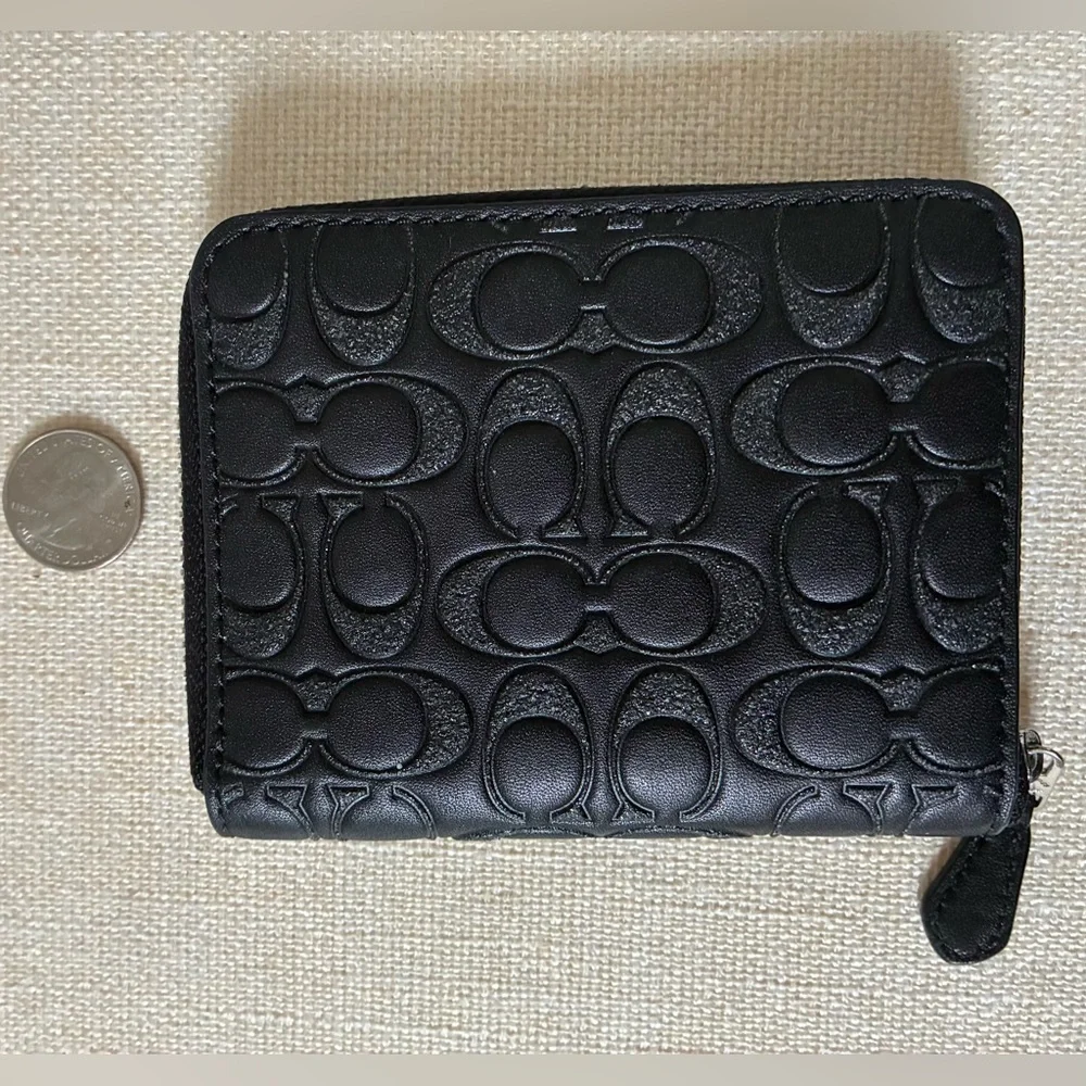Rare Coach small zip around bifold Signature  Leather wallet with glitter Cs - Picture 2 of 6